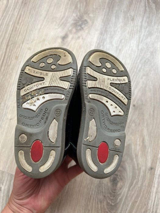 Віддаю БЕЗКОШТОВНО ортопедичне взуття 23р босоніжки хлопчику