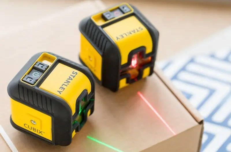 Laser Krzyżowy Cubix  Czerwony Stanley