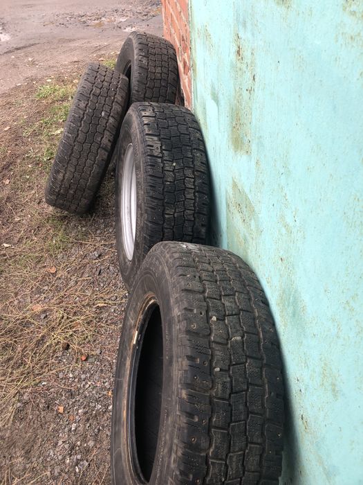 Шини 225/70р15с