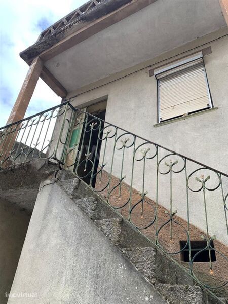 Moradia / Seia, Tourais e Lajes