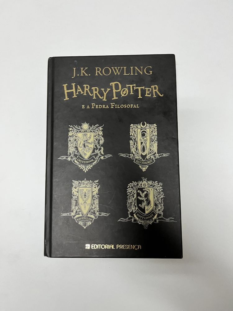 Livro Harry Potter e a Pedra filosofal