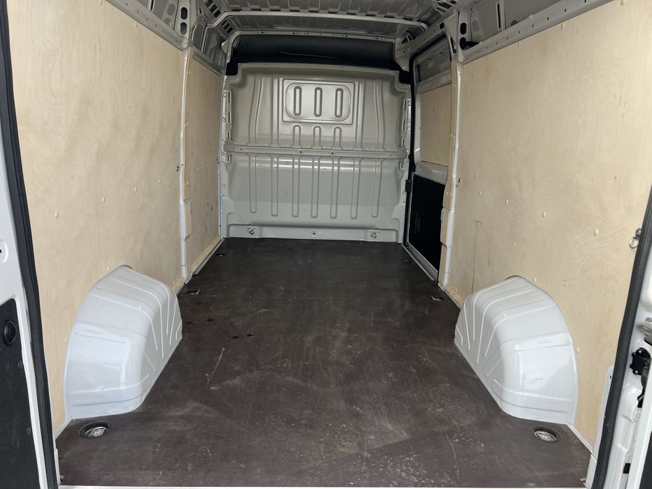 Wynajem Nowa Toyota Proace Max wypozyczalnia dostawczy