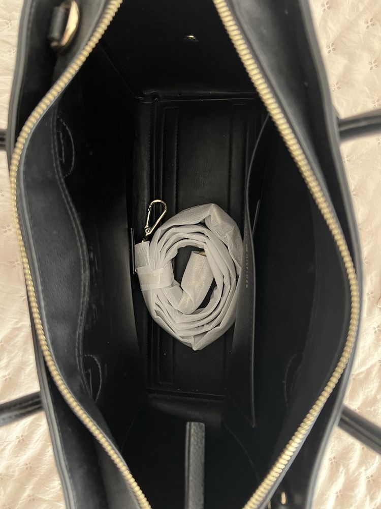Tommy Hilfiger torebka – czarna – ponadczasowa elegancja