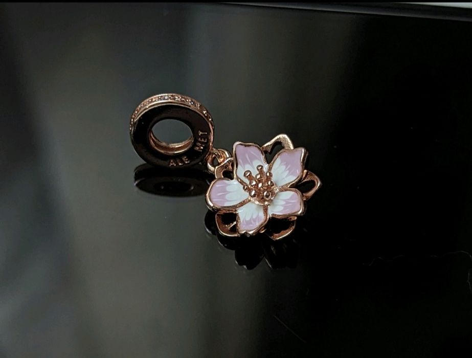 Шарм Pandora  намистина квітка цвітіння вишні