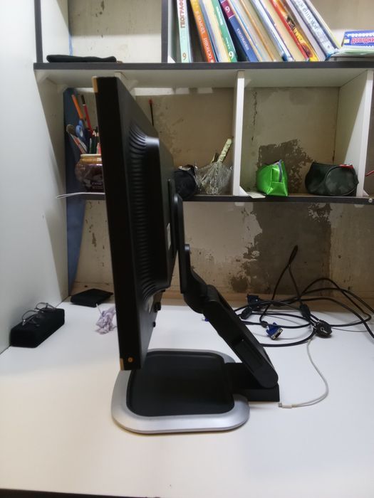 Купіть ось такий чудовий монітор  22" HP TFT купіть будь ласка