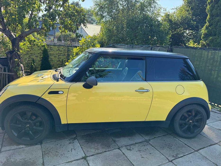 Mini Cooper 2002 • 1.6 Benzyna  • Skóra • RunFlat