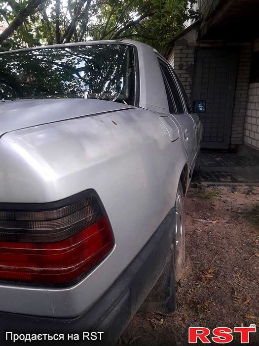 Продам Mercedes 124 потребуе ремонт або заміну двигуна!