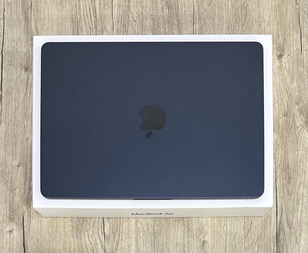 Apple MacBook Air 13" 2022 M2 8/256 Midnight 16циклів МАГАЗИН 1000$