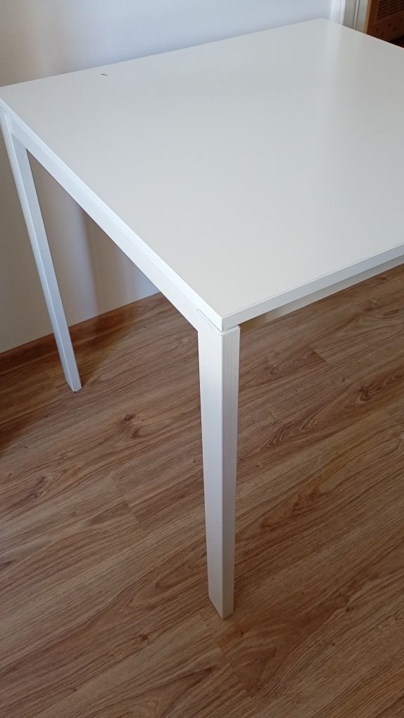 Biały stół IKEA Melltorp