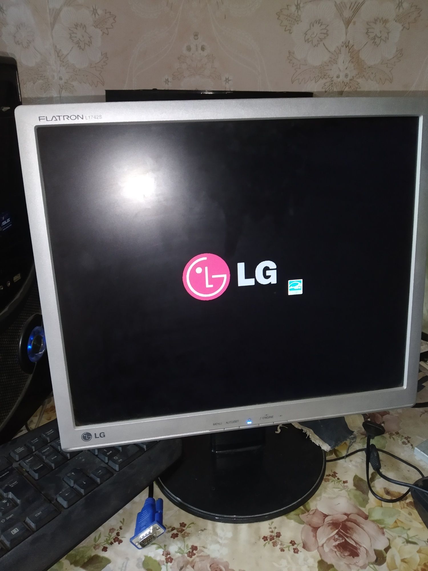 Монитор LG 17 дюймов