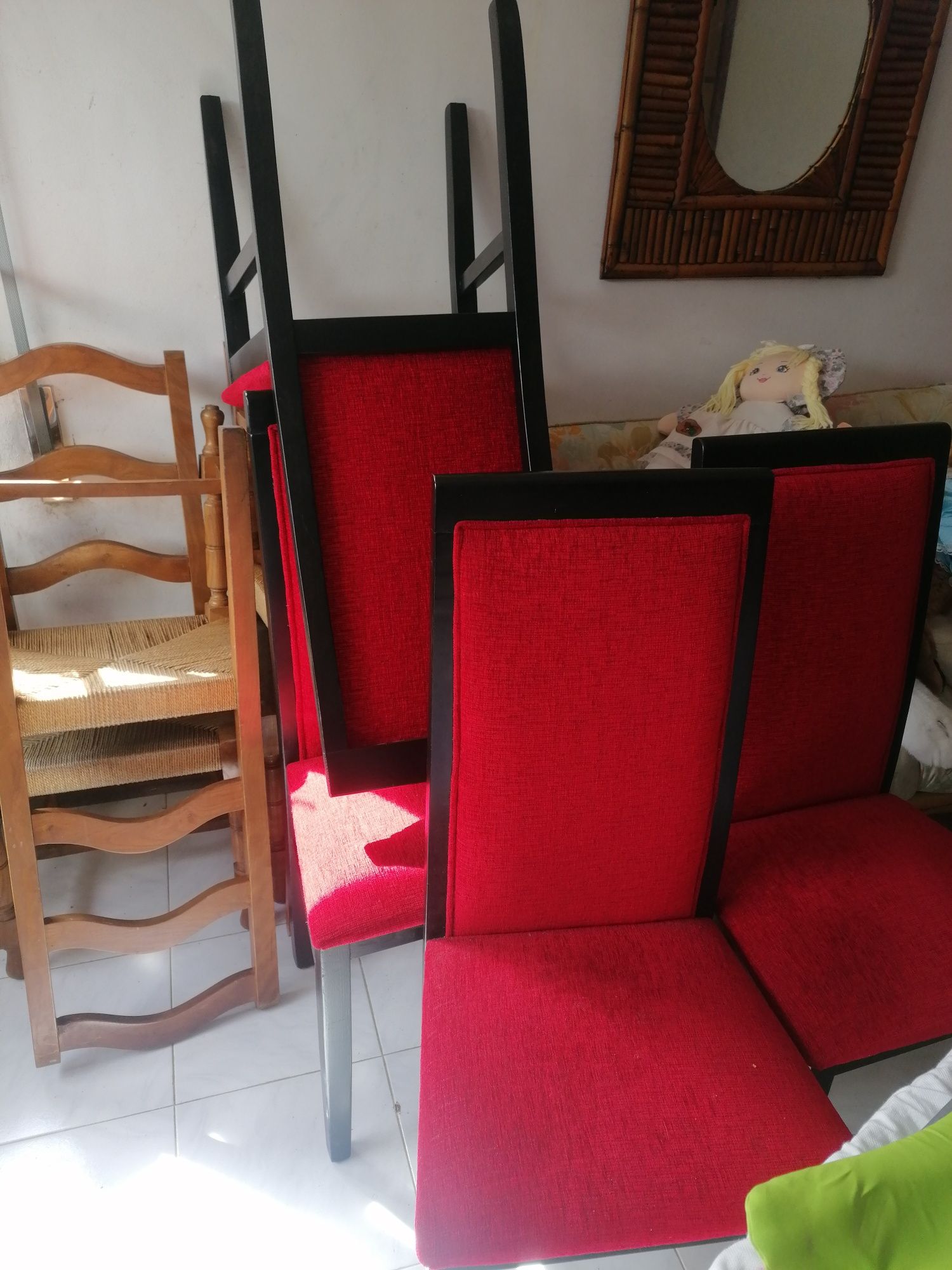 Conjunto mesa e cadeiras