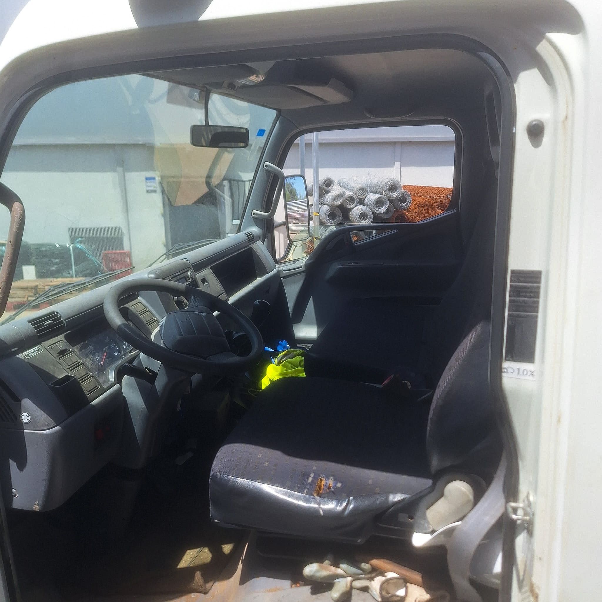 Mitsubishi Fuso Canter 3.5t com Grua