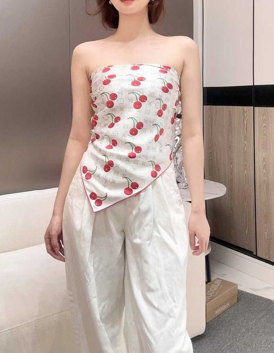 lv wiśnia dama biały szalik szalek