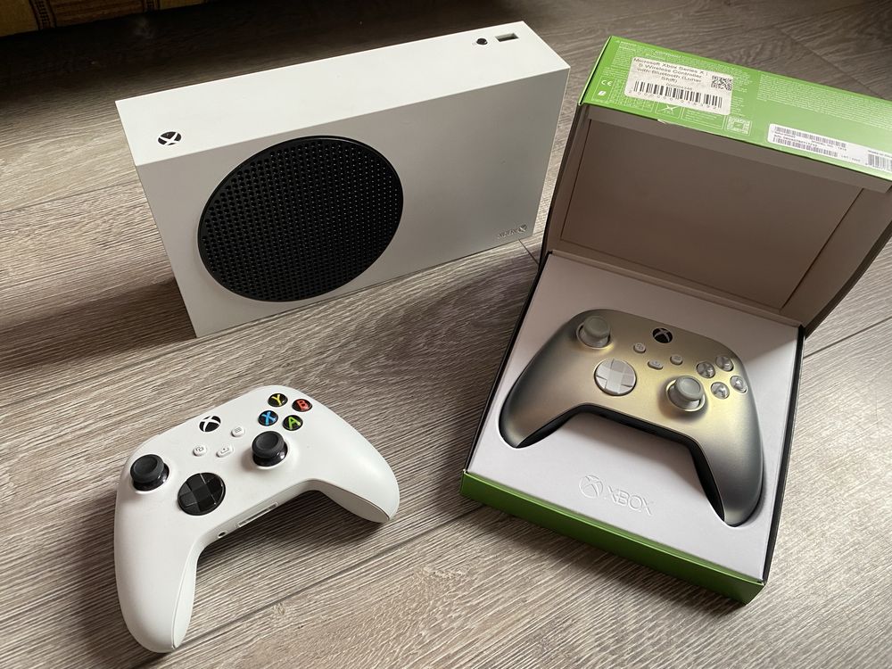 Xbox series s (Повний комплект для гри)