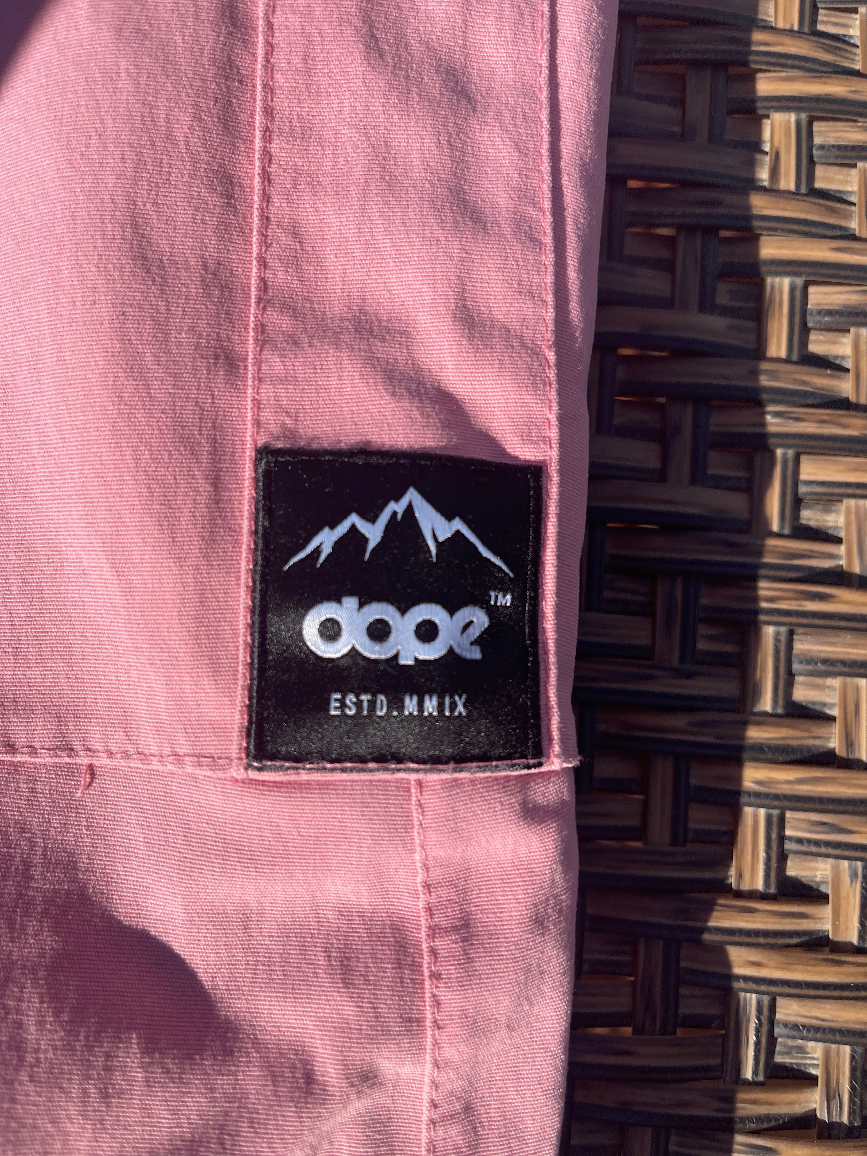 Calça de ski e snowboard de mulher cor de rosa da DOPE
