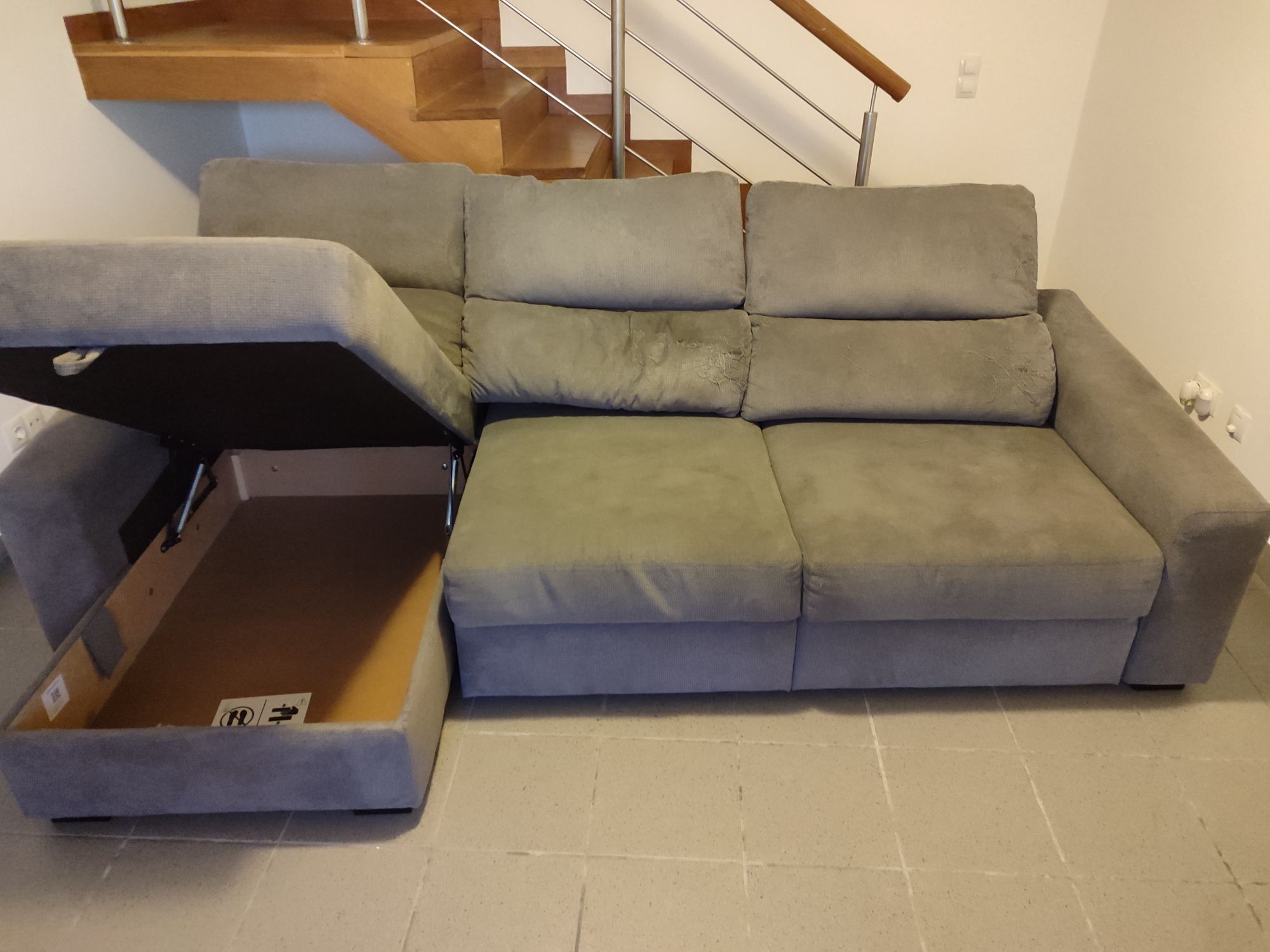 Sofá 3l chaise baú possibilidade de entrega