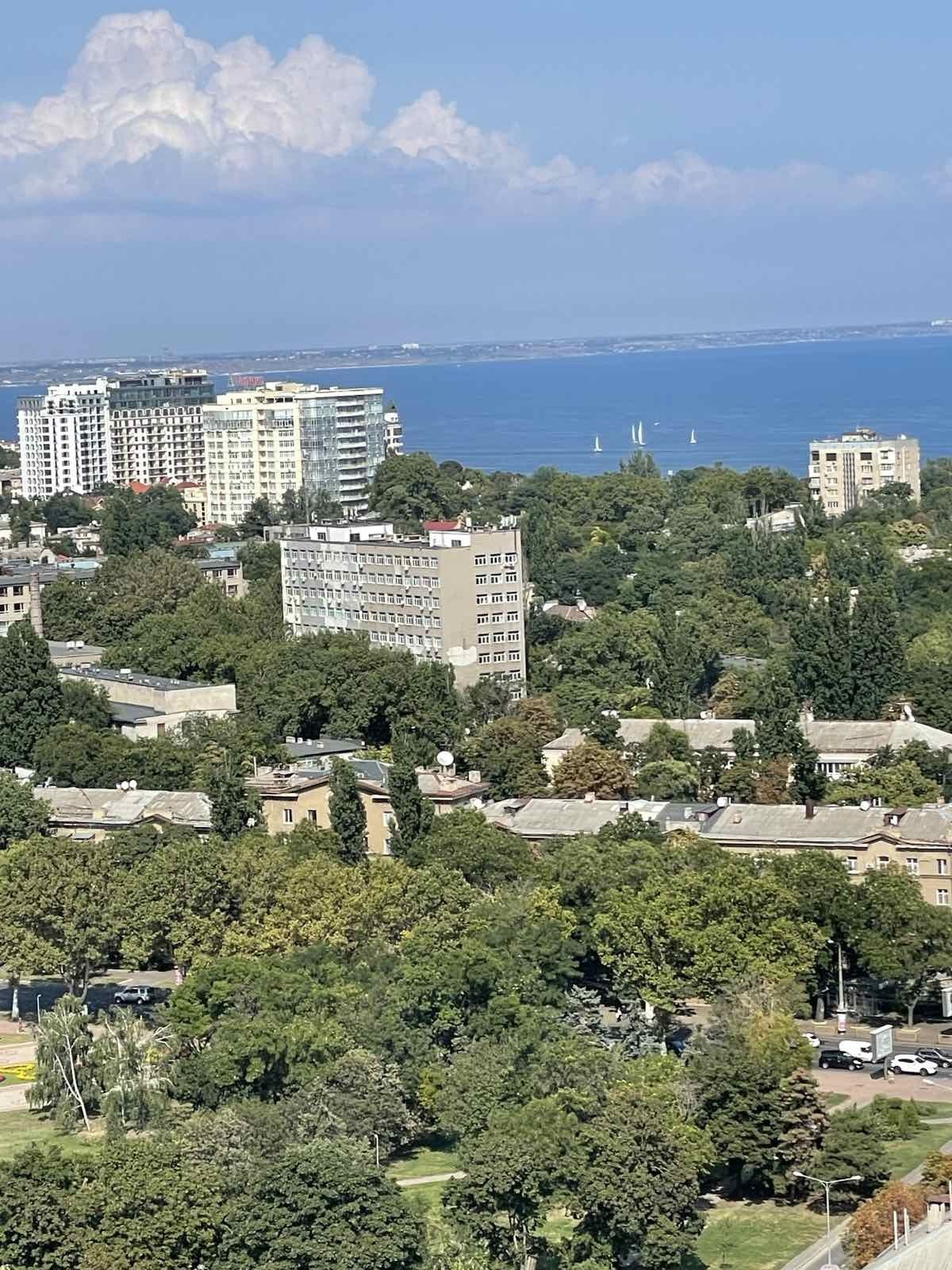 Аркадия,Армейская 11,парк Победы,новострой,вид моря,паркинг,посуточно