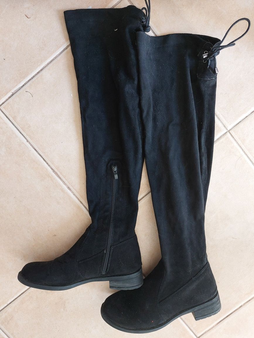 Botas pelo joelho pretas tam. 36