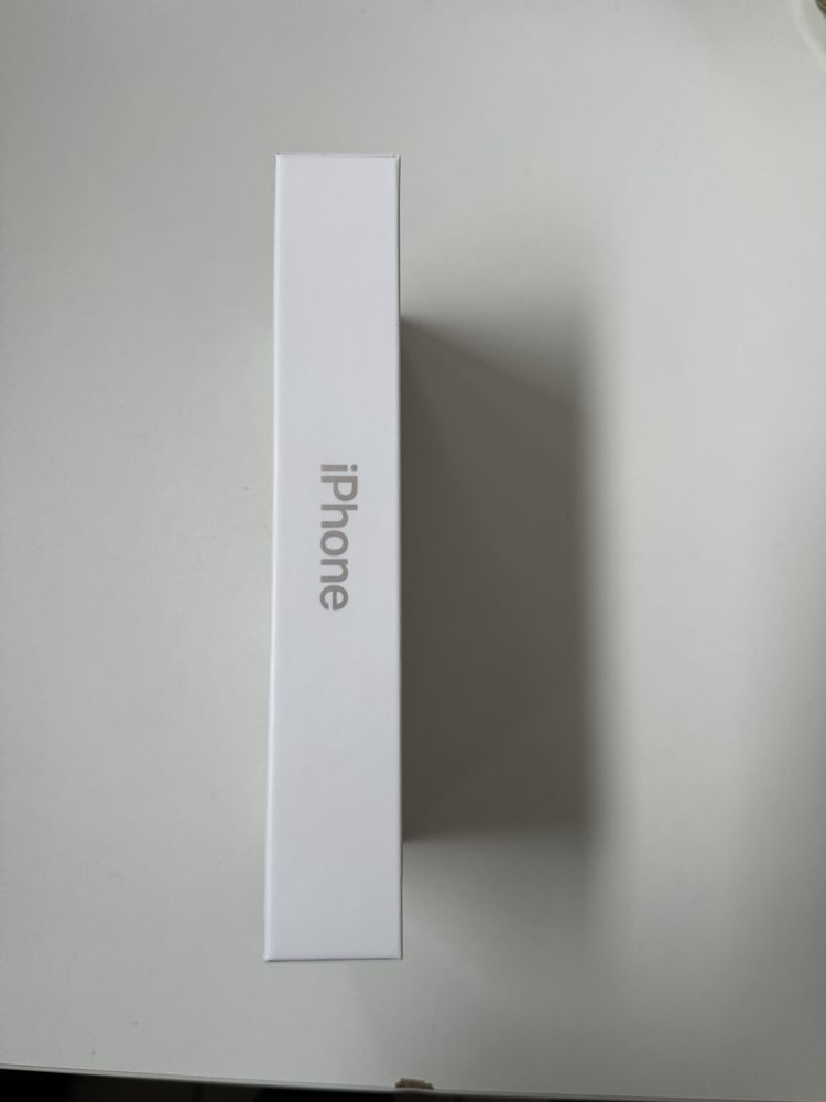 iPhone 13 128GB Starlight