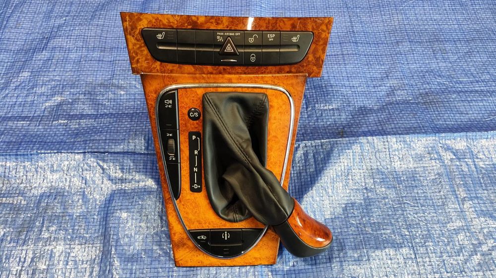 RAMKA SCHOWEK ZMIENIARKI PANEL STEROWANIA DREWNO DEKORY GAŁKA BIEGÓW KEYLESS GO ENGINE START STOP PRZEŁĄCZNIK RADAR DISTRONIC AIRMATIC GRZANIA FOTELI KOMPLET A2115420426 A2118201810 A2118217158 A2116800552 A2116802336 MERCEDES W211 ELEGANCE