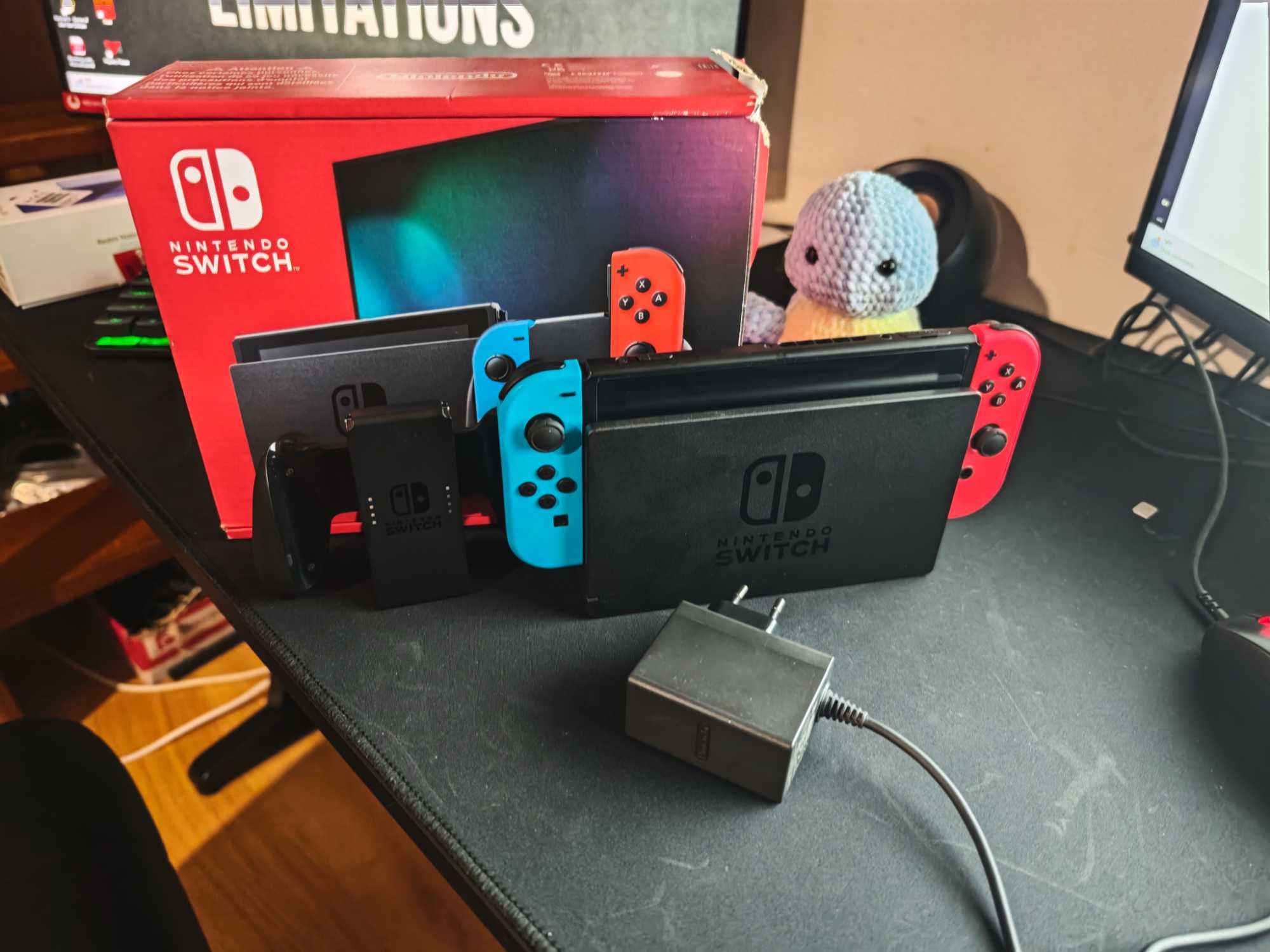 Nintendo Switch V2 +Joy-Con NiebieskoCzerwony Stan jak nowy Gwarancja