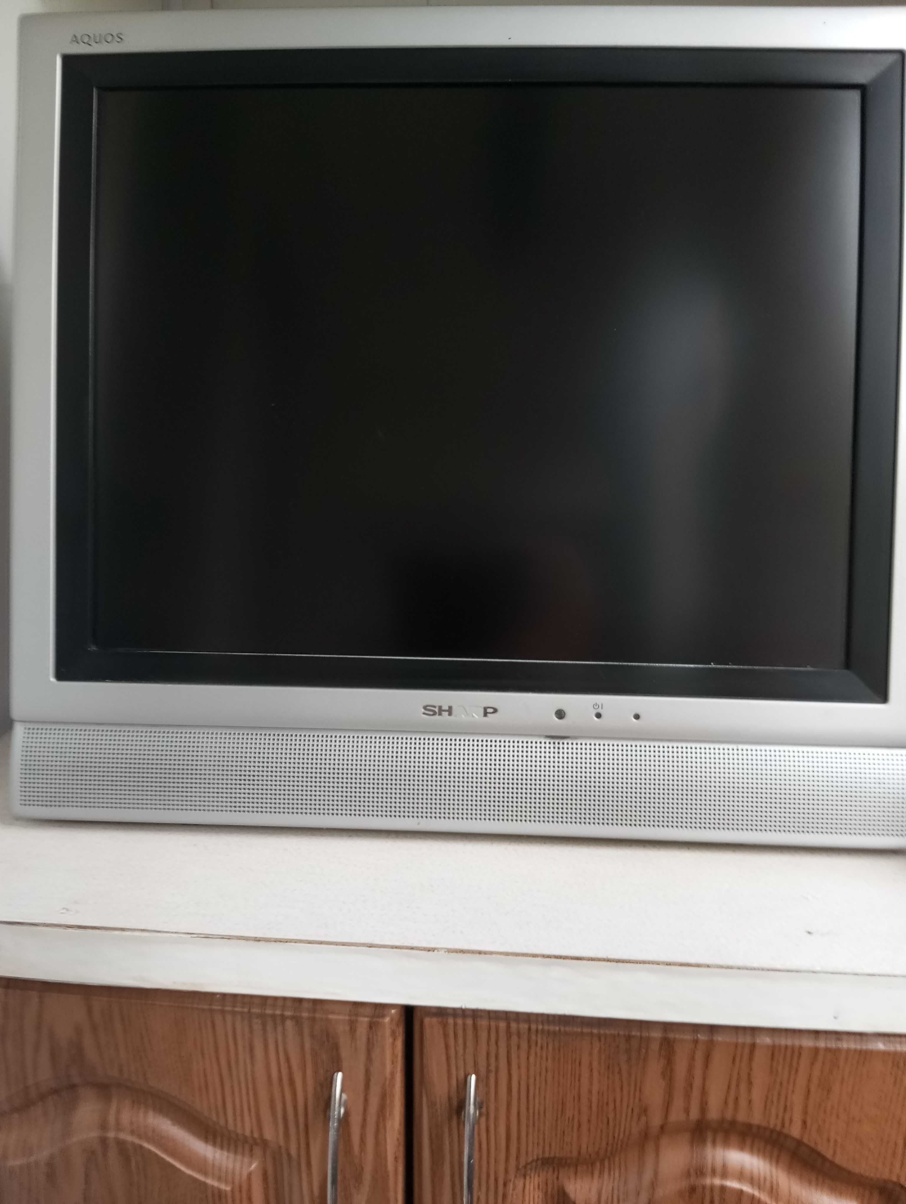 Продам лэд телевизор Шарп+Двд плеер lg+сумку с дисками