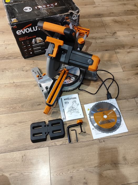 Piła ukosowa z posuwem Evolution R255SMS, jak nowa, rok 2024
