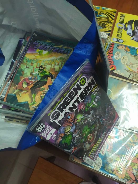 Vendo Lote de   200 Comics americanos, diversos títulos e épocas