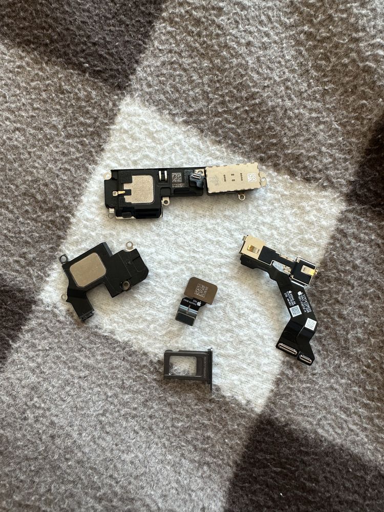 Części do Iphone 13 pro