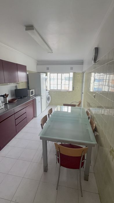 QUARTO casal c/s filho odivelas 600 m da estação