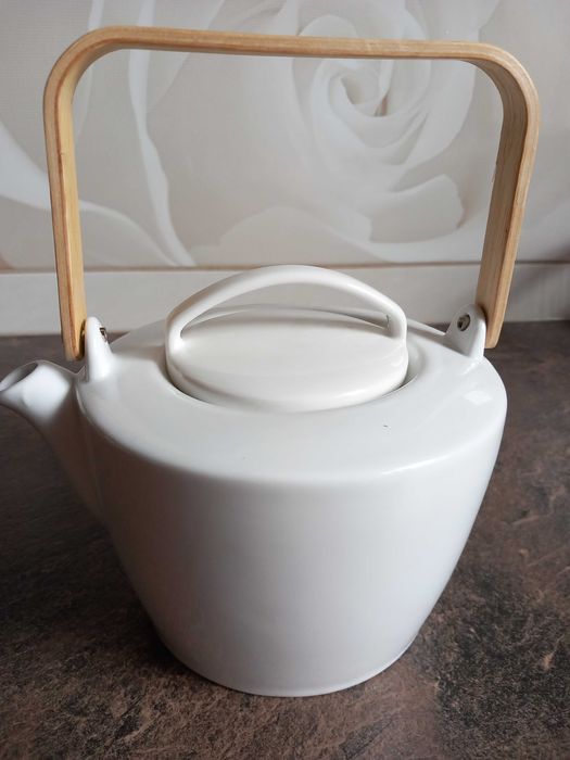 Dzbanek na herbatę - porcelana- poj. 1,1 l - Ambition - nowy