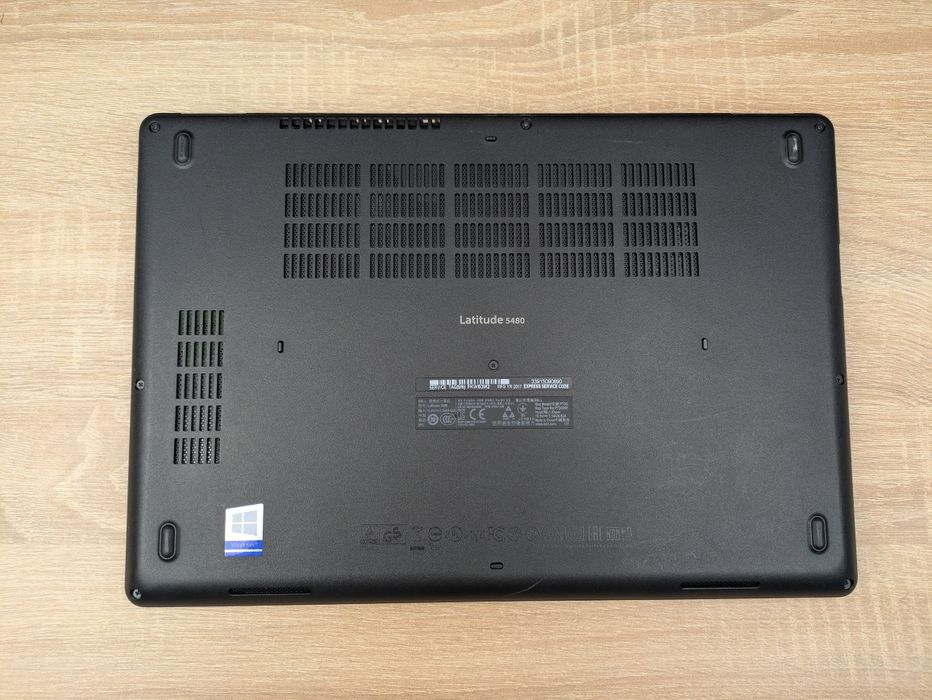 Ноутбук Dell 5480 i7 7820HQ 14.1 Full hd IPS 8/128ssd