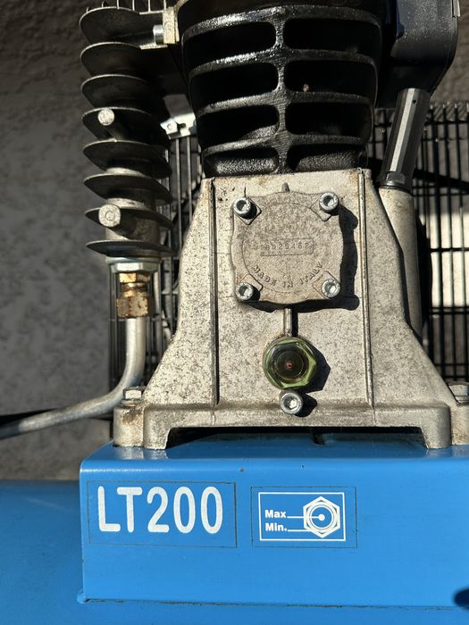 Compressor de Ar IES Correia Trifásico 200L