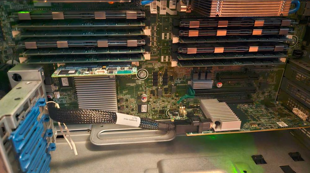 LAB Server HP  192 GB RAM z ESXi8 i RAID SAS