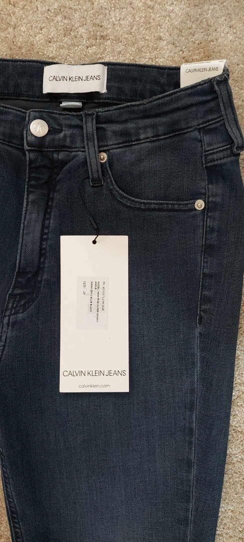Jeansy damskie calvin klein.