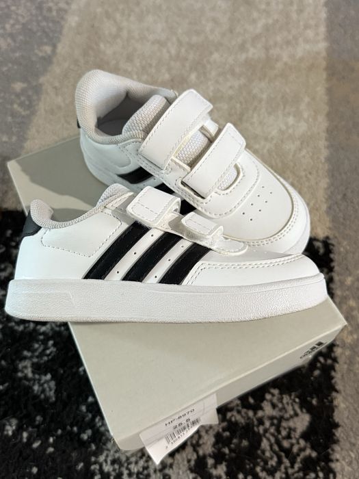 Дитячі кросівки Adidas