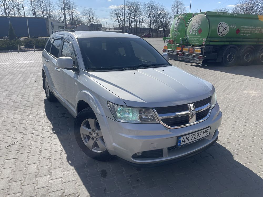 Додж Джорні (Dodge Journey)