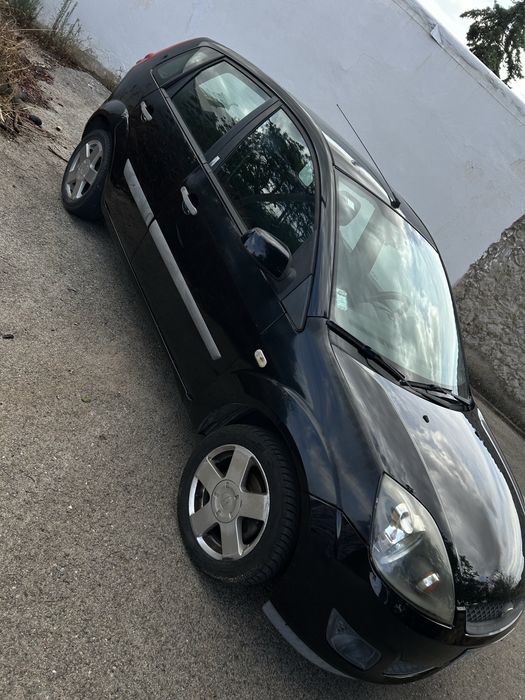 Carro Ford Fiesta 2006