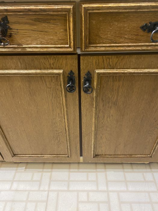 Meble kuchenne - szafki i stol kuchenny