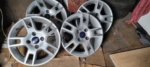 Sprzedam kpl felg do Ford  15 cal