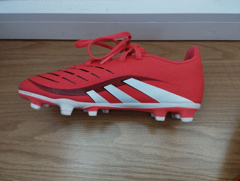Chuteiras adidas  Predator N 32