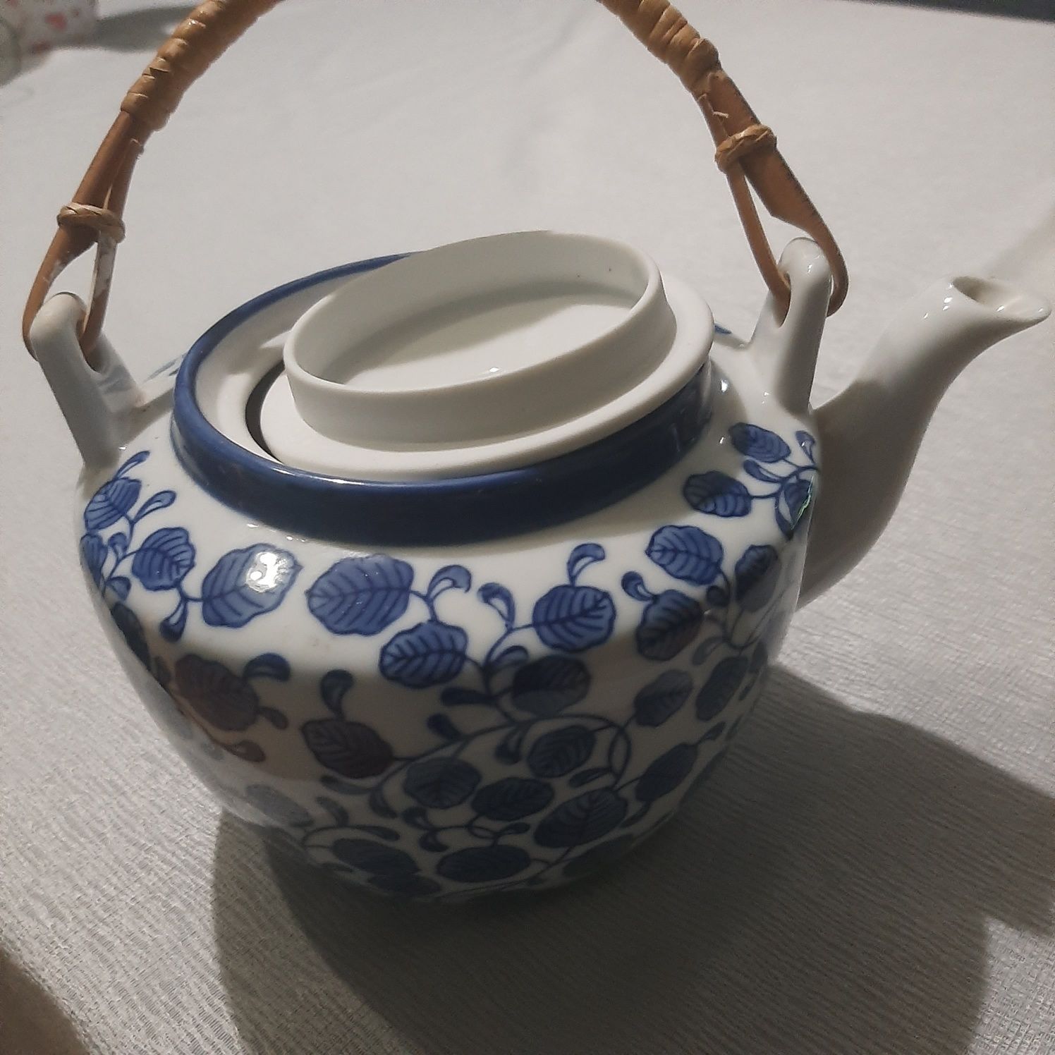 porcelanowy dzbanek pojemność 1litr