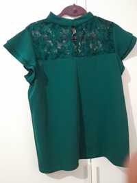 Blusa verde com renda