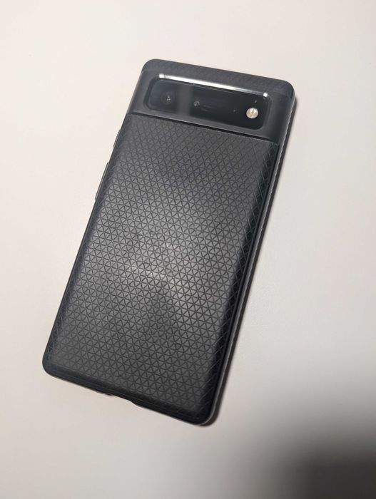 Google Pixel 6 | Android 16 | + etui Spigen.