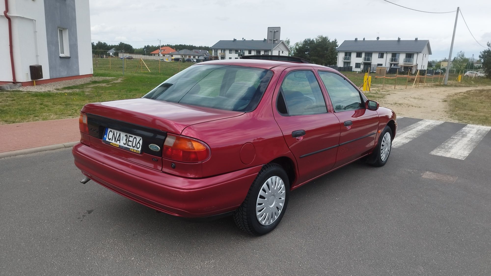 Ford Mondeo MK1 1.8 Zetec ładny sprawny 100% youngtimer