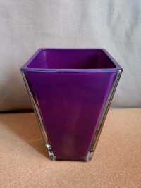 Fioletowy wazon szklany