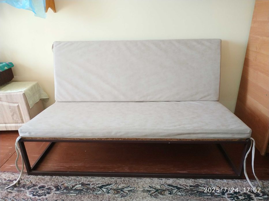 Диван з каркасом, для офісу, дачі, дому, саду, диван в офіс