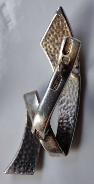 Продам оригінальні срібні сережки