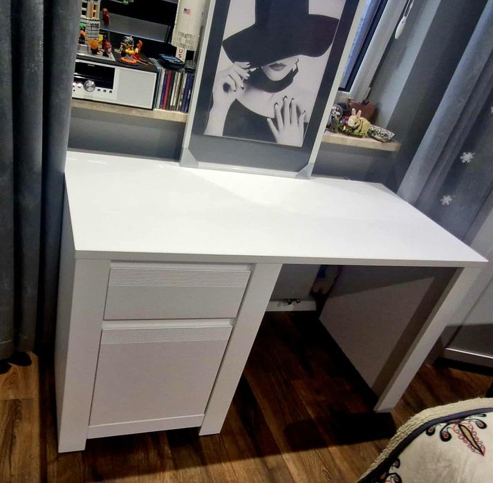 Meble do pokoju młodzieżowego