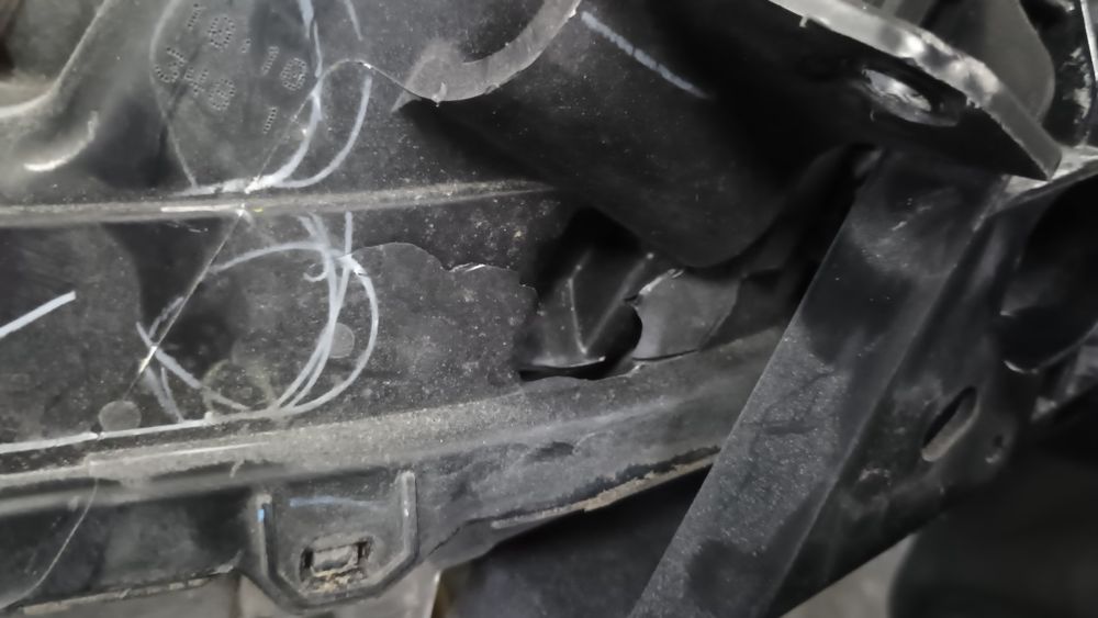 Фара права Nissan Altima 2016-2018 Оптика Передняя Правая Фара